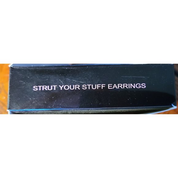 Mark by Avon Strut Your Stuff Earrings - Picture 6 of 7